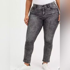 Torrid‎ Charcoal Bombshell Straight  Jeans